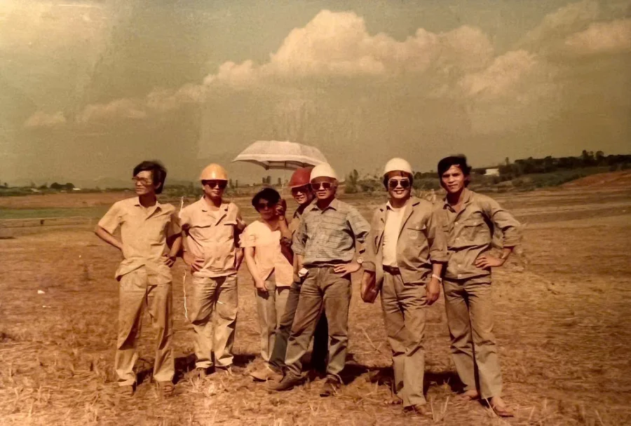 Cha và Mẹ cô con gái trong Đoàn khảo sát xây dựng công trình Thủy điện Ialy và các công trình trên Sông Sê San.