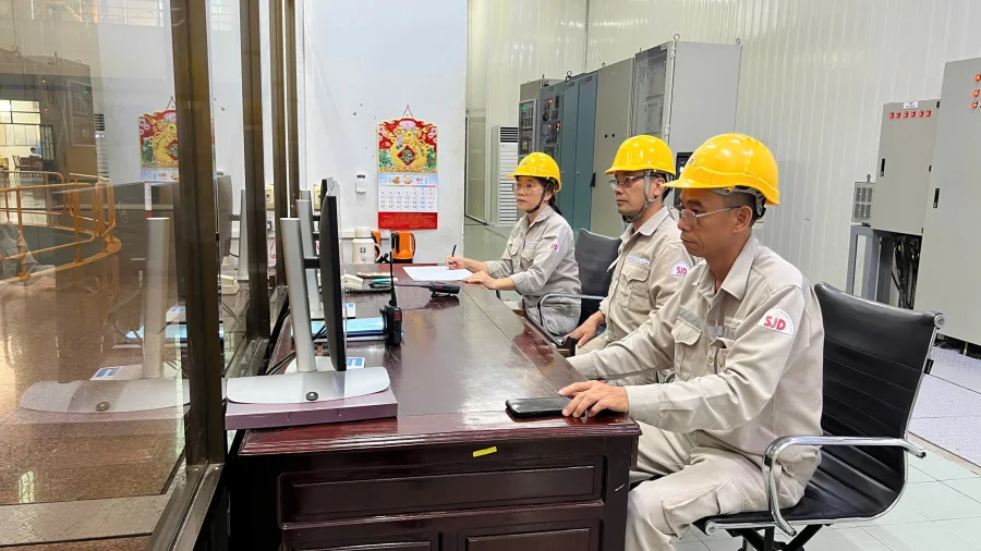 Ca trực của CB-CNV tại nhà máy TĐ Cần Đơn