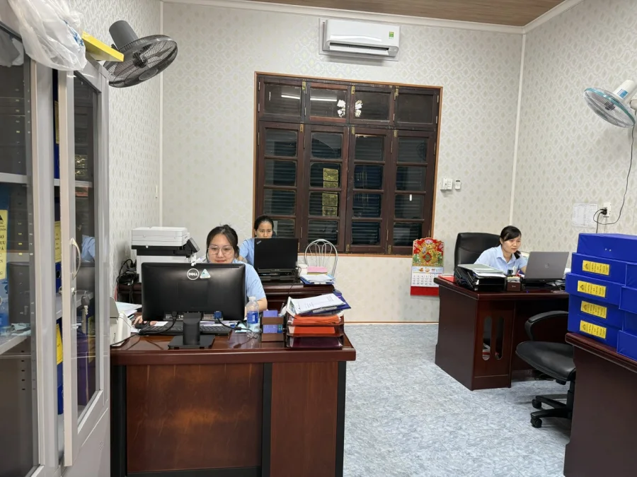 Thế hệ trẻ với cha mẹ đang công tác và làm việc cùng nhau tại TĐ Cần Đơn