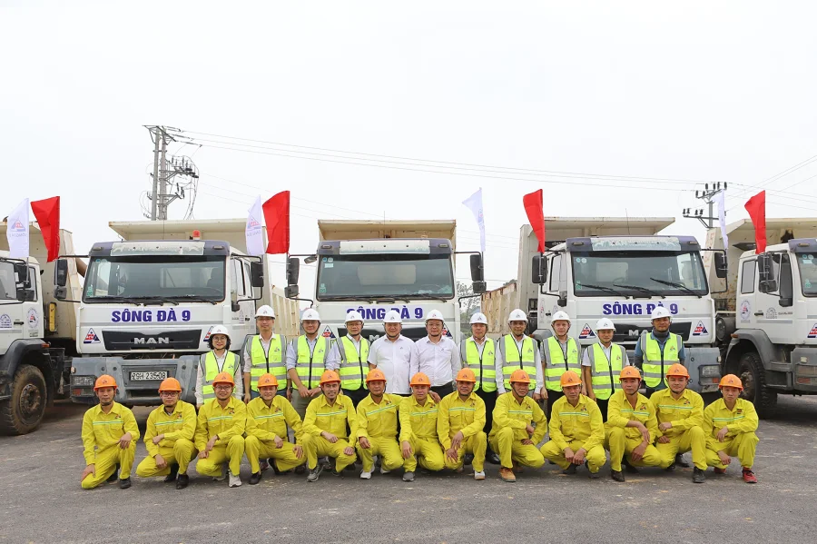 9.SỨC MẠNH CỦA TẬP THỂ