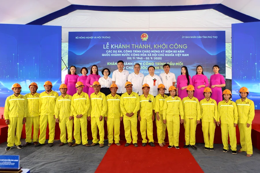 10.DƯỚI MÁI NHÀ CÔNG TRƯỜNG