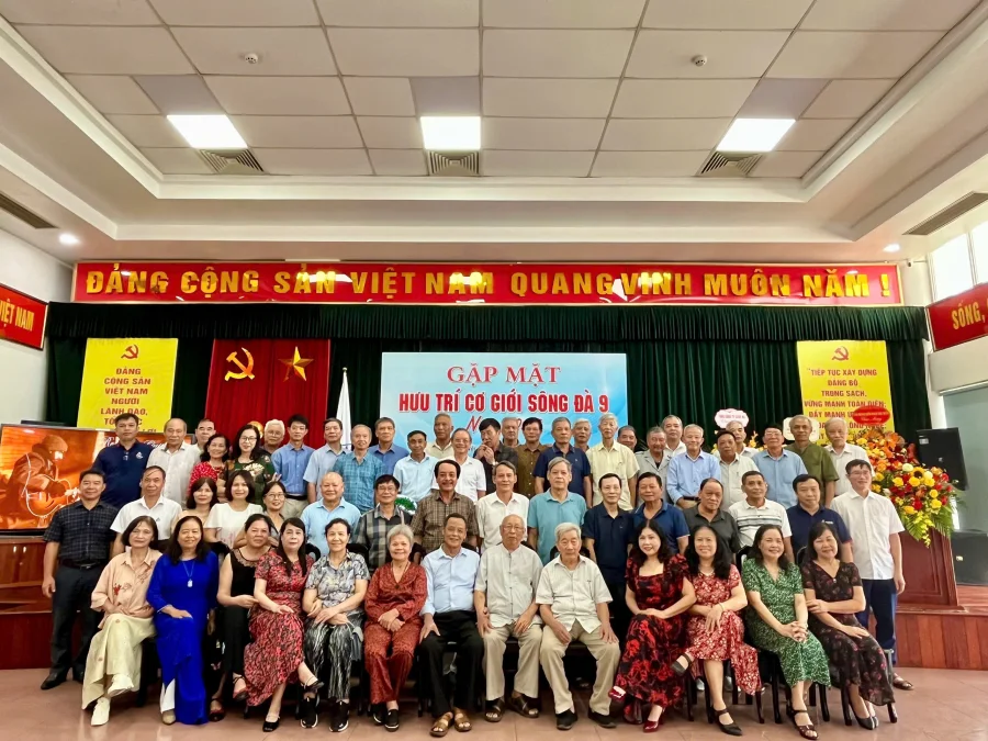 1.Gặp mặt hưu trí cơ giới Sông Đà 9