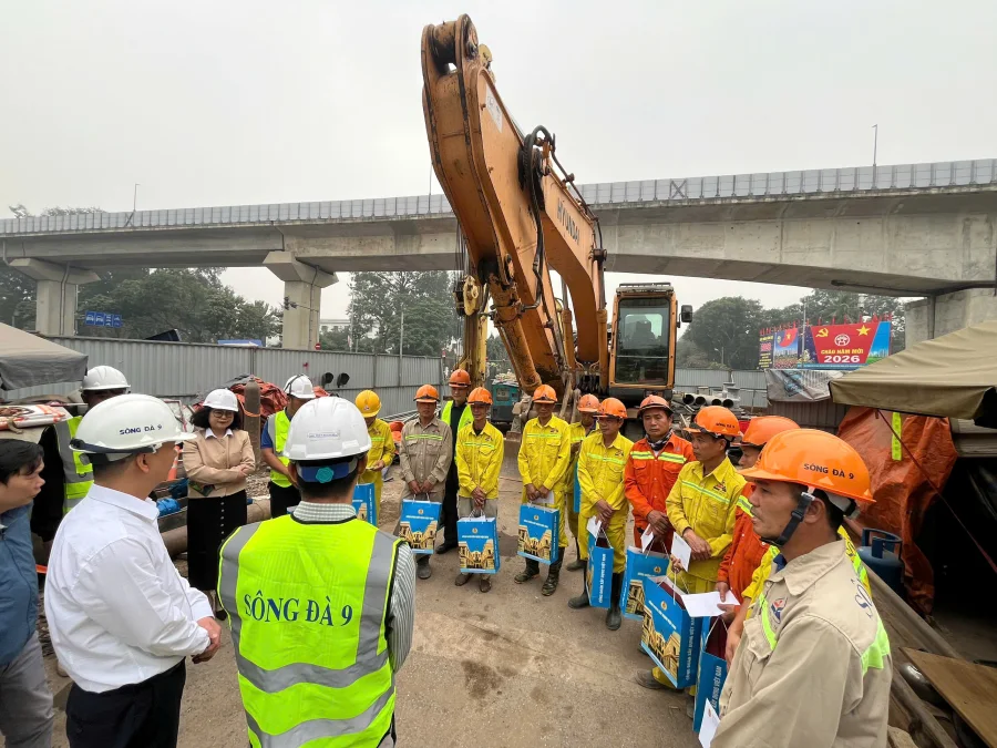 8.Nghĩa tình nơi công trường