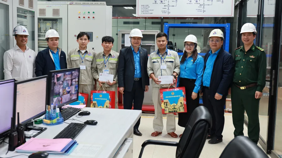 9.Đồng hành cùng người lao động tại nhà máy